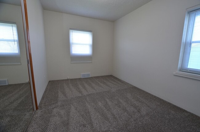 Building Photo - 1350 Elder Ln