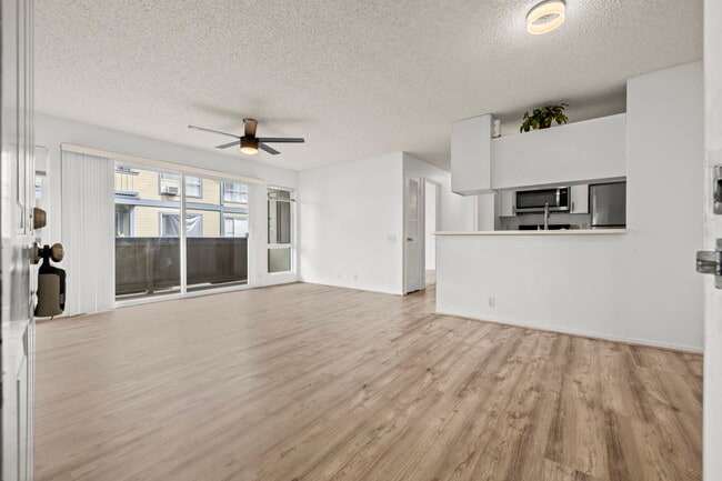 Building Photo - 91-284-284 Hanapouli Cir