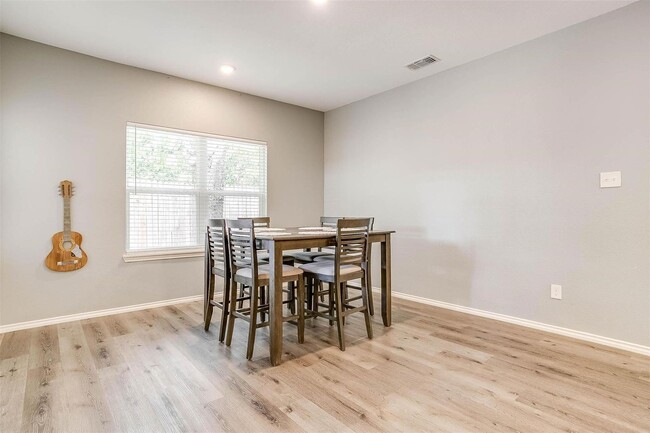 Building Photo - Great 4 Bed, 2 Bath in South Arlington- Mansfield ISD-  76001