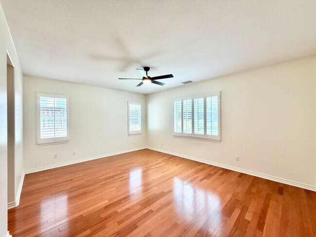 Building Photo - Blackmore Ranch Cul-de-Sac Home w/ Loft, 3-Car Tandem Garage & RV Parking