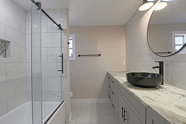 Building Photo - AVAILABLE NOW