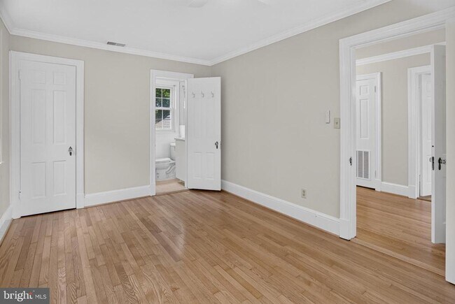 Building Photo - 4705 Hunt Ave