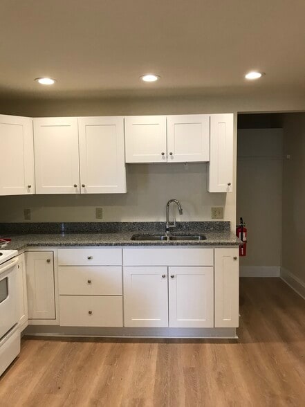 Kitchen - 151 E Allen St