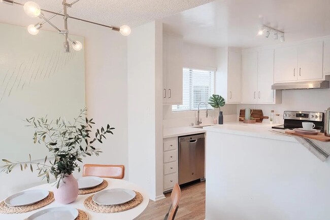 Building Photo - The Town House