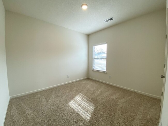 Building Photo - 3 bed, 2 bath in Oakland built in 2023 /// $$ move in special if move in by 1/22/26