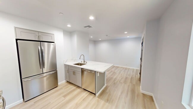 Building Photo - NEW PRICE \ BRAND NEW 2-BEDROOM