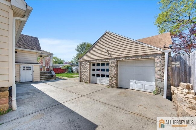 Building Photo - 14 Albourne St