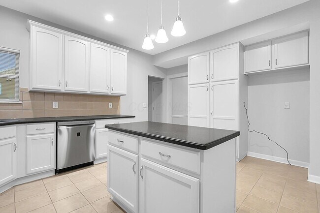 Building Photo - 2478 Silver Hill St