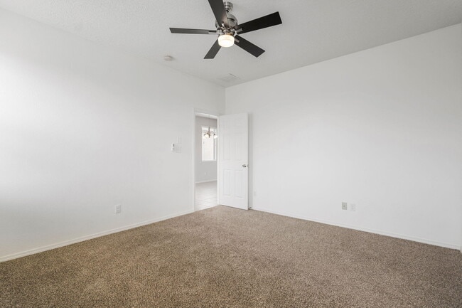 Building Photo - 1143 Desert Sunflower Dr NE