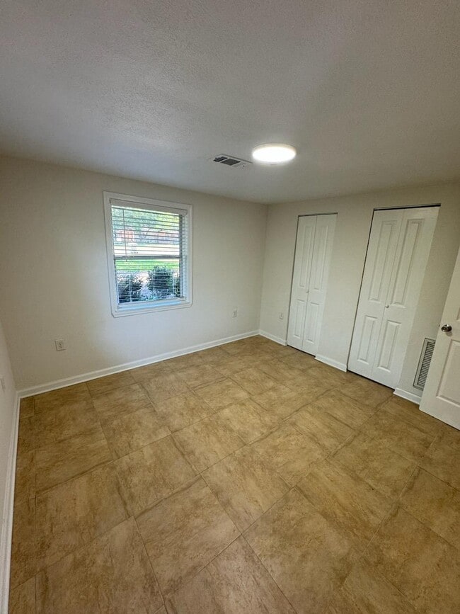 Building Photo - 12 Concordia Blvd