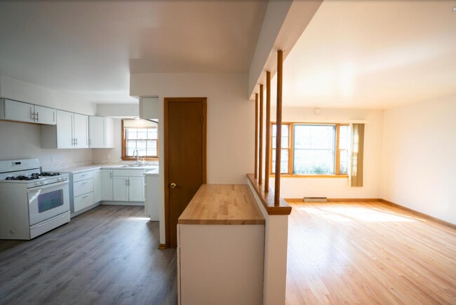 Building Photo - 5650A N 97th St