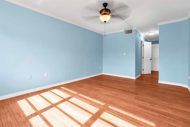 Building Photo - 1690 NE 191st St