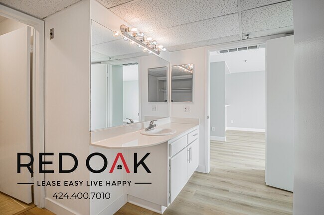 Building Photo - 6700 Franklin Pl