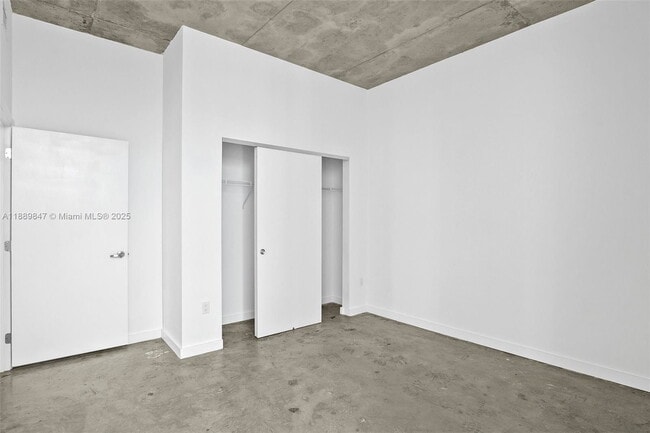 Building Photo - 151 SE 1st St