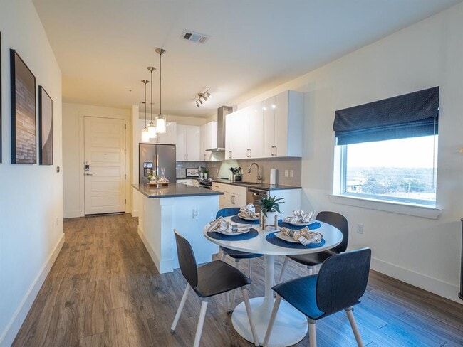 Building Photo - 6444 Burnet Rd