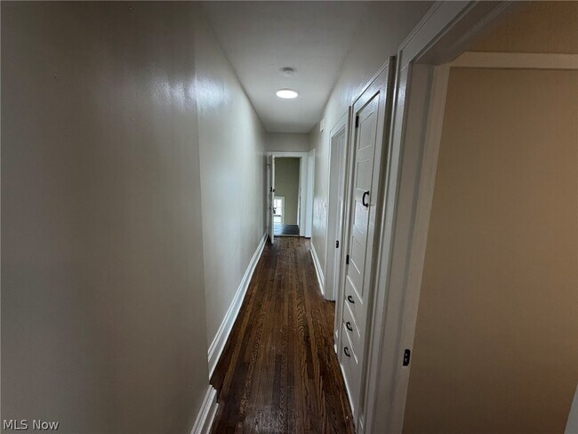 Building Photo - 3186 Euclid Heights Blvd