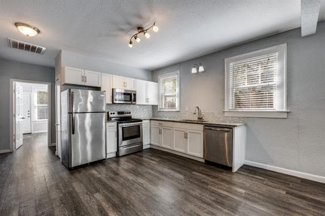 Building Photo - 4522 Gaston Ave