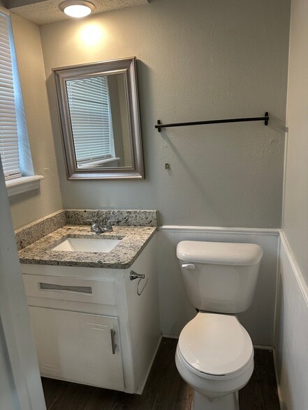 Bathroom inside main bathrroom - 4008 SE 46th St