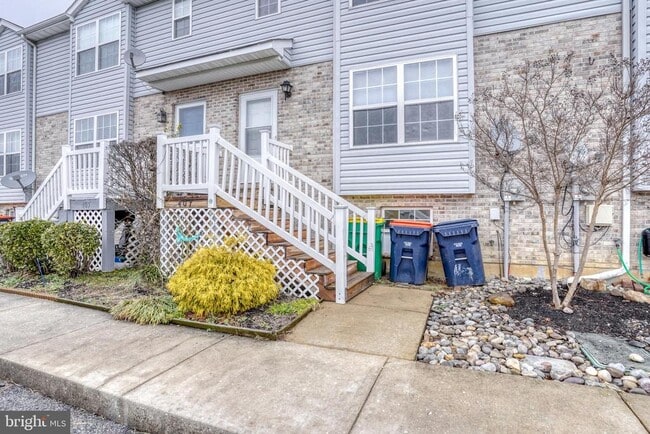 Building Photo - 407 Champs Ln