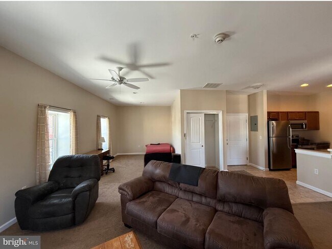 Building Photo - 2 S 3rd St