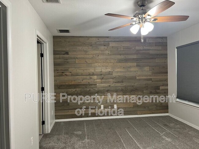 Building Photo - 112 Pecan Run