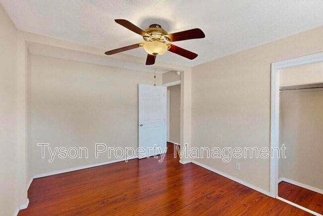 Building Photo - 8804 Bellehaven Ave NE