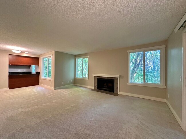 Building Photo - 2Bd/2Ba Bellevue Condo