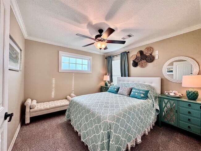 Building Photo - 1177 Sailfish St