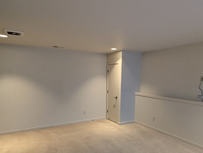 Building Photo - Stunning Modern Home in South Burlingame -...