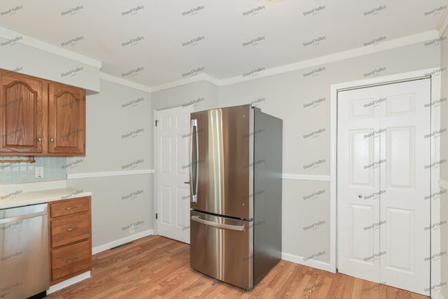 Building Photo - 1835 Shirlene Dr