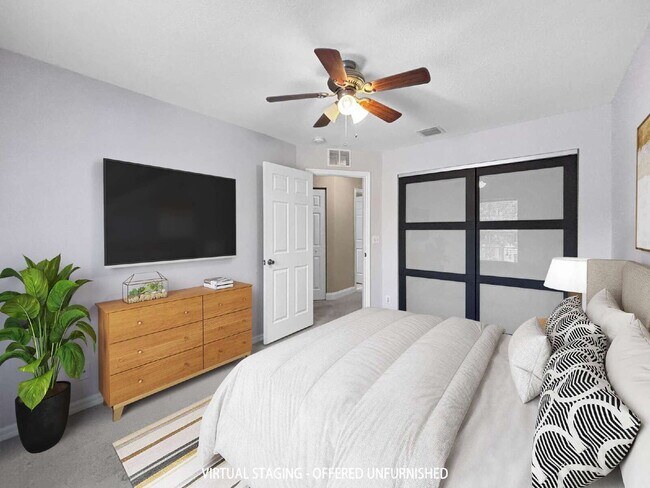 Building Photo - Spacious 3BR Townhome in Gated Villa Palma | Garage | Community Pool