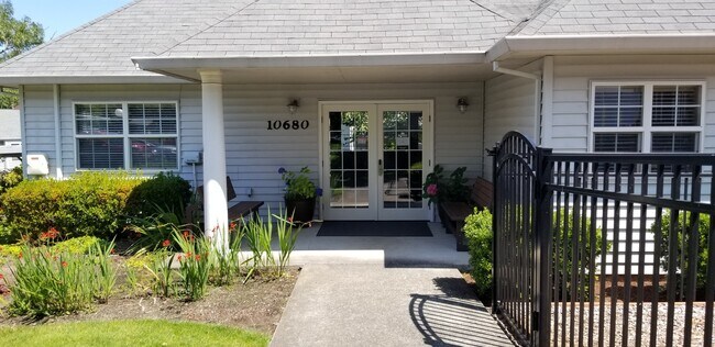 Building Photo - 10660 SW Davies Rd