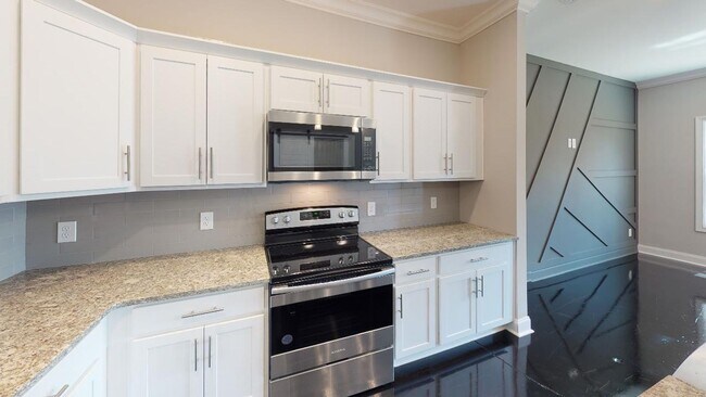 Building Photo - Charming 3-Bedroom Home in the Heart of Clarksville – Nashville Style Living!