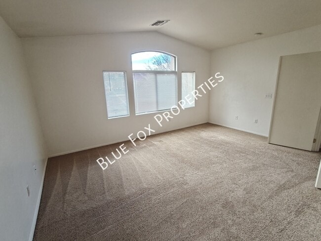 Building Photo - 8262 W Zlacket Dr