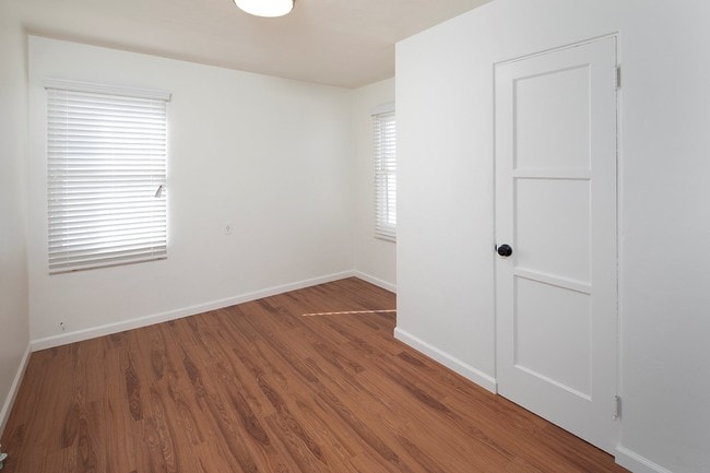 Building Photo - *OPEN HOUSE: 5/10 9:30-11:30AM* 2 BR in th...
