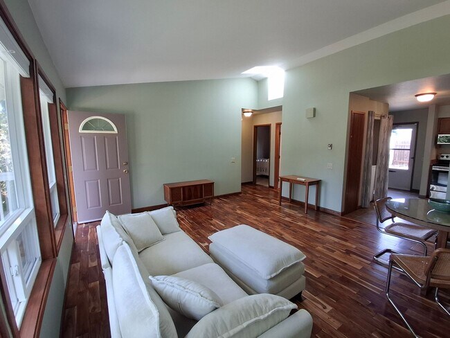Building Photo - 2716 Elm St