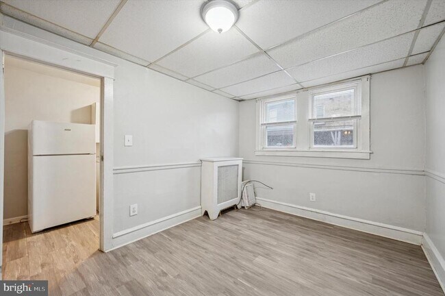 Building Photo - 6619 Guyer Ave