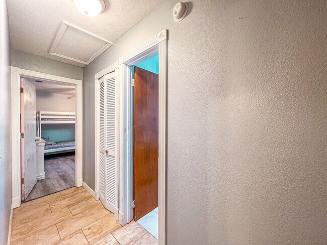 Building Photo - For Rent | Hidden Glen Community | 4 Bed, ...