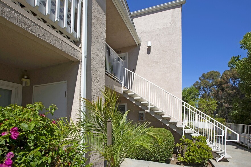 Building Photo - 10006 Maya Linda Rd