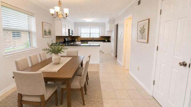 Building Photo - 3111 W Creek Club Dr