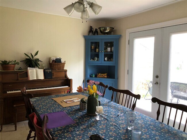 Building Photo - 7031 Langdon Ln