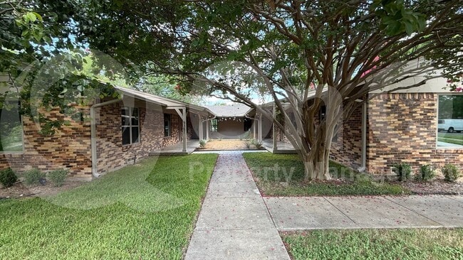 Building Photo - 9351 Angora St