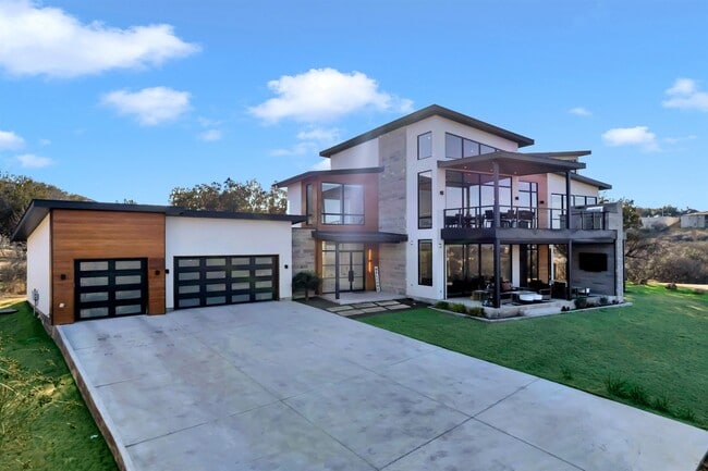 Building Photo - 207 Kites Ct