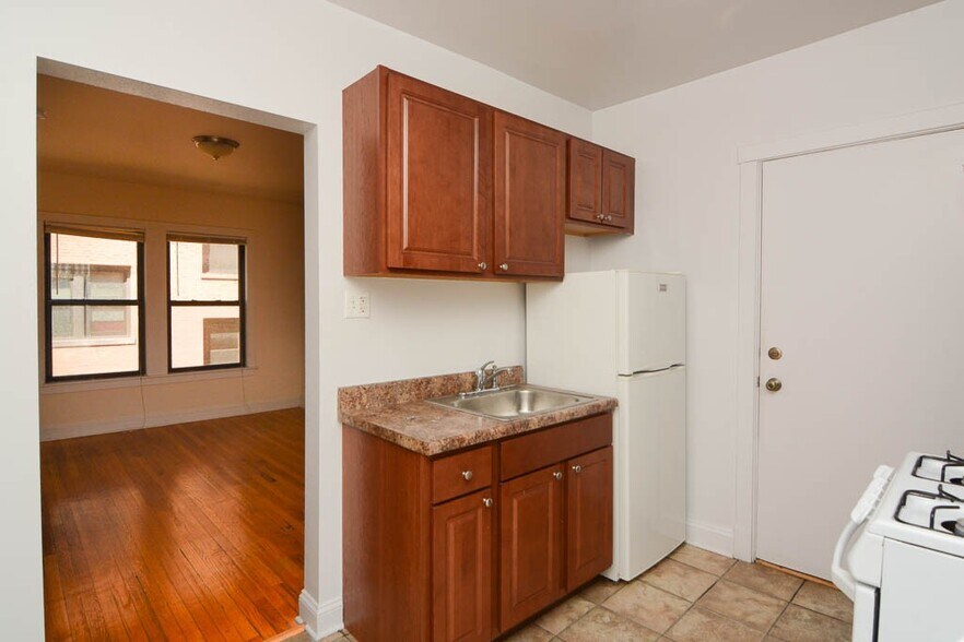 Building Photo - 2617 N Spaulding Ave