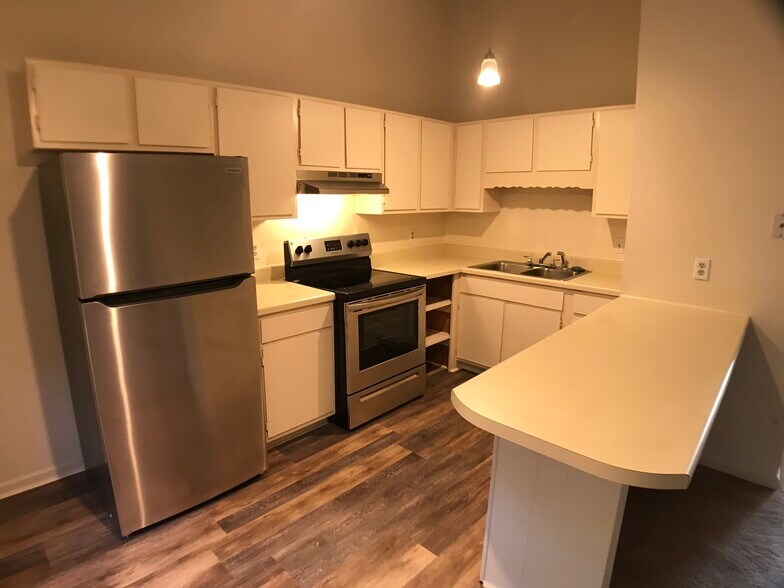 Building Photo - 2536 Flint Dr