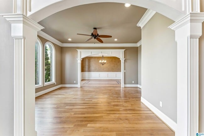 Building Photo - 2005 Lake Heather Dr