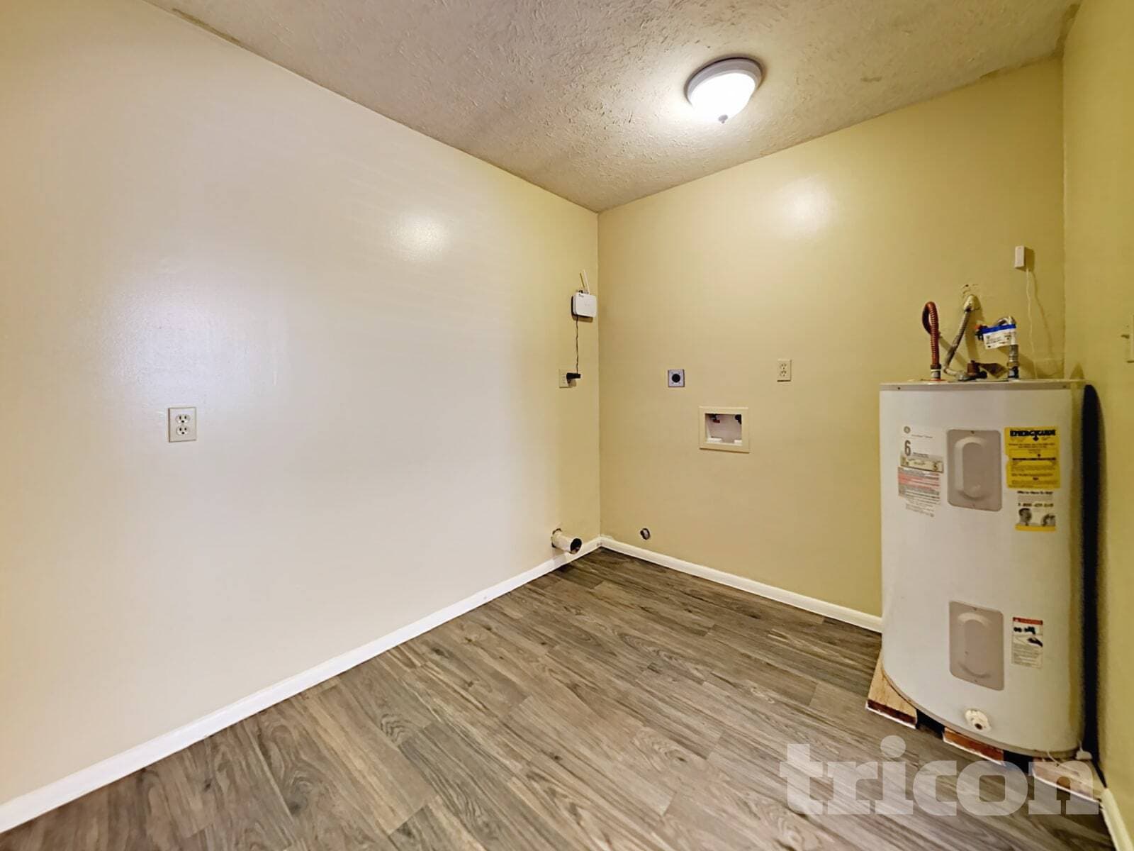 Building Photo - 4302 N 79th Ave