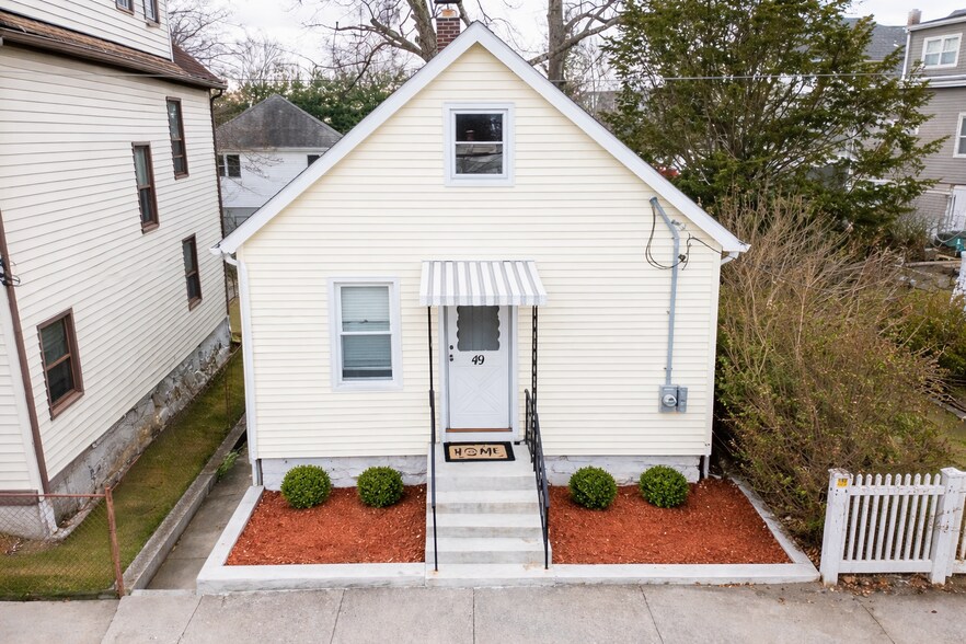 Building Photo - 49 High St