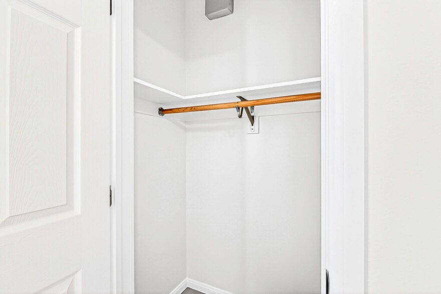 Building Photo - 319 Hermosa Ave