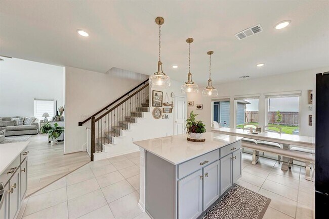 Building Photo - 411 Ravens Crst Dr